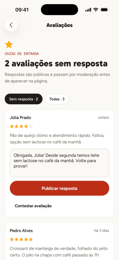 Caixa de avaliações de um negócio no app: duas avaliações sem resposta e uma resposta pública sendo escrita para a cliente.